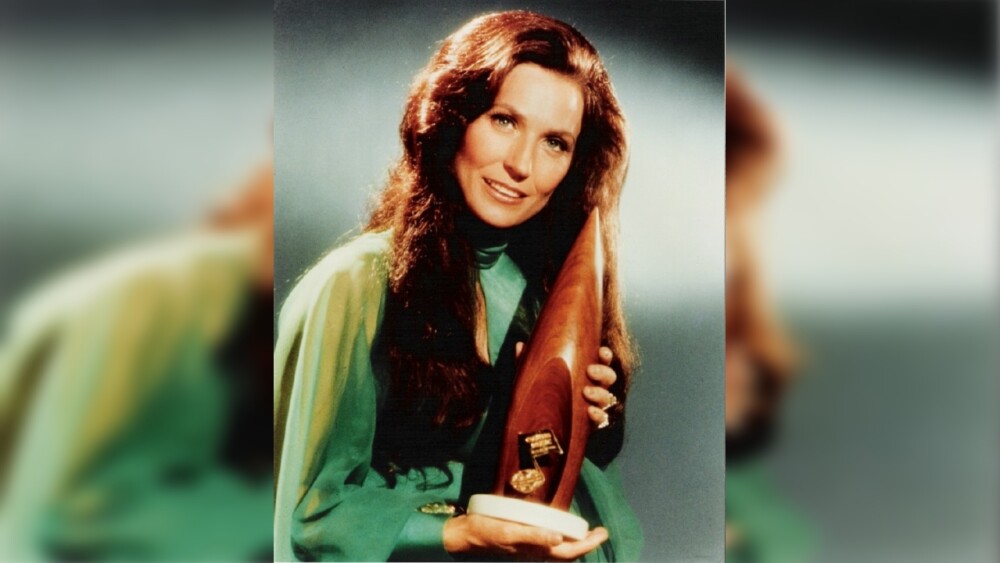 Remembering A Legend: Loretta Lynn, the Country Queen, passes away at ...