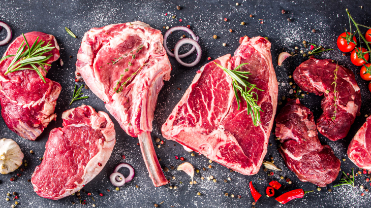 Cattle Market Outlook: U.S. Red Meat Production Declines as Auctions Gain Ground