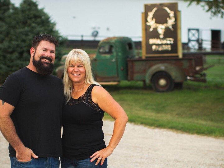 SharkFarmer_Rob-and-Emily_1920x1080.jpg