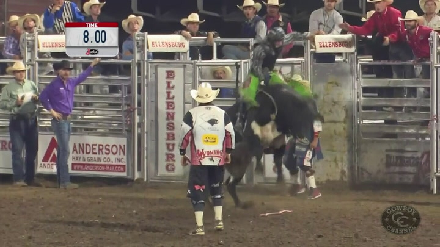 Braden Richardson wins Ellensburg Xtreme Bulls in walkoff fashion