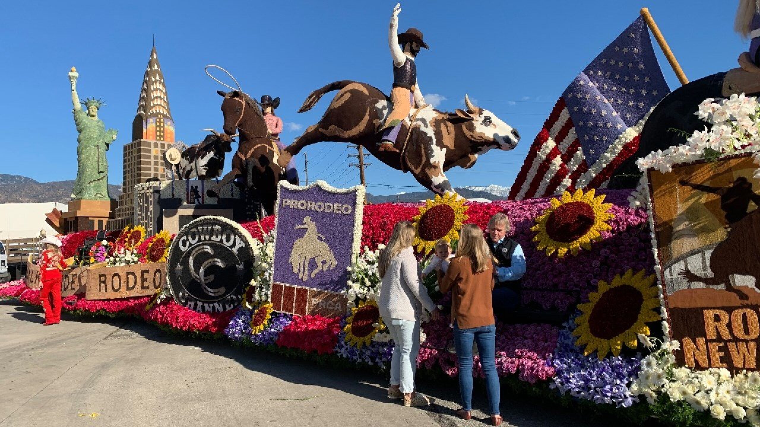 PHOTO GALLERY: The Cowboy Channel's Rose Parade float - RFD-TV